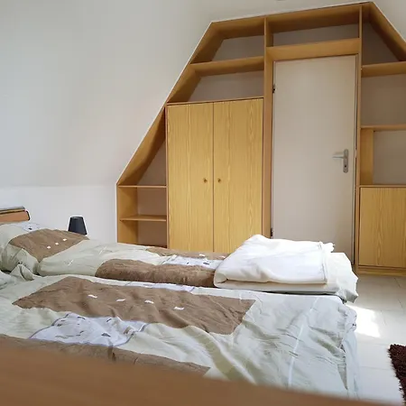 Path 1 Apartment *